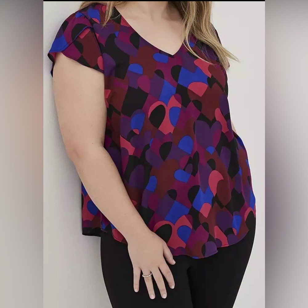 Torrid Georgette Hearts Blouse Tulip Sleeve V Neck. Size 0
